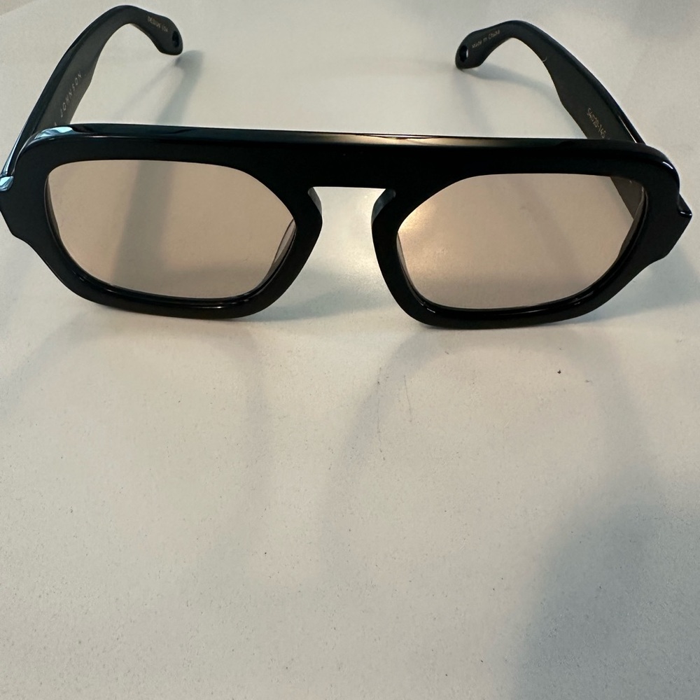Black Square Women's Sunglasses - Picture 8 of 8